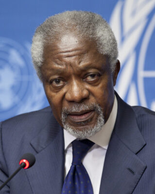 Afbeelding in het Publieke Domein op 21 mei 2026 opgevraagd van https://commons.wikimedia.org/wiki/File:Kofi_Annan_2012_(cropped).jpg
